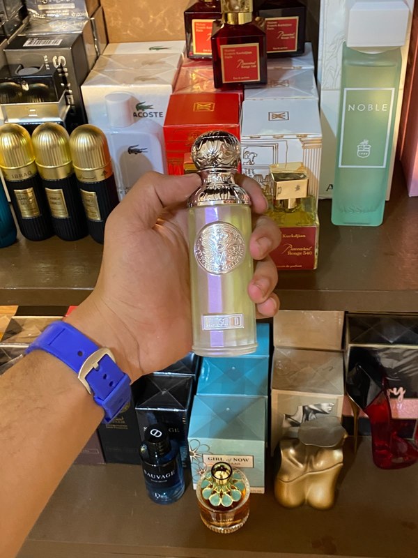 عطر قصة كوبي فيرست